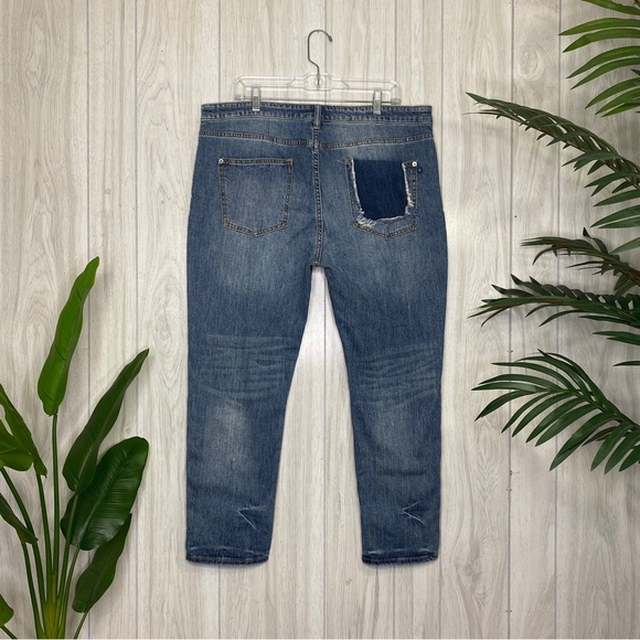 Anthropologie Pilcro The Heritage Boyfriend Distressed Busted Knee Jeans size 32 - Picture 3 of 12